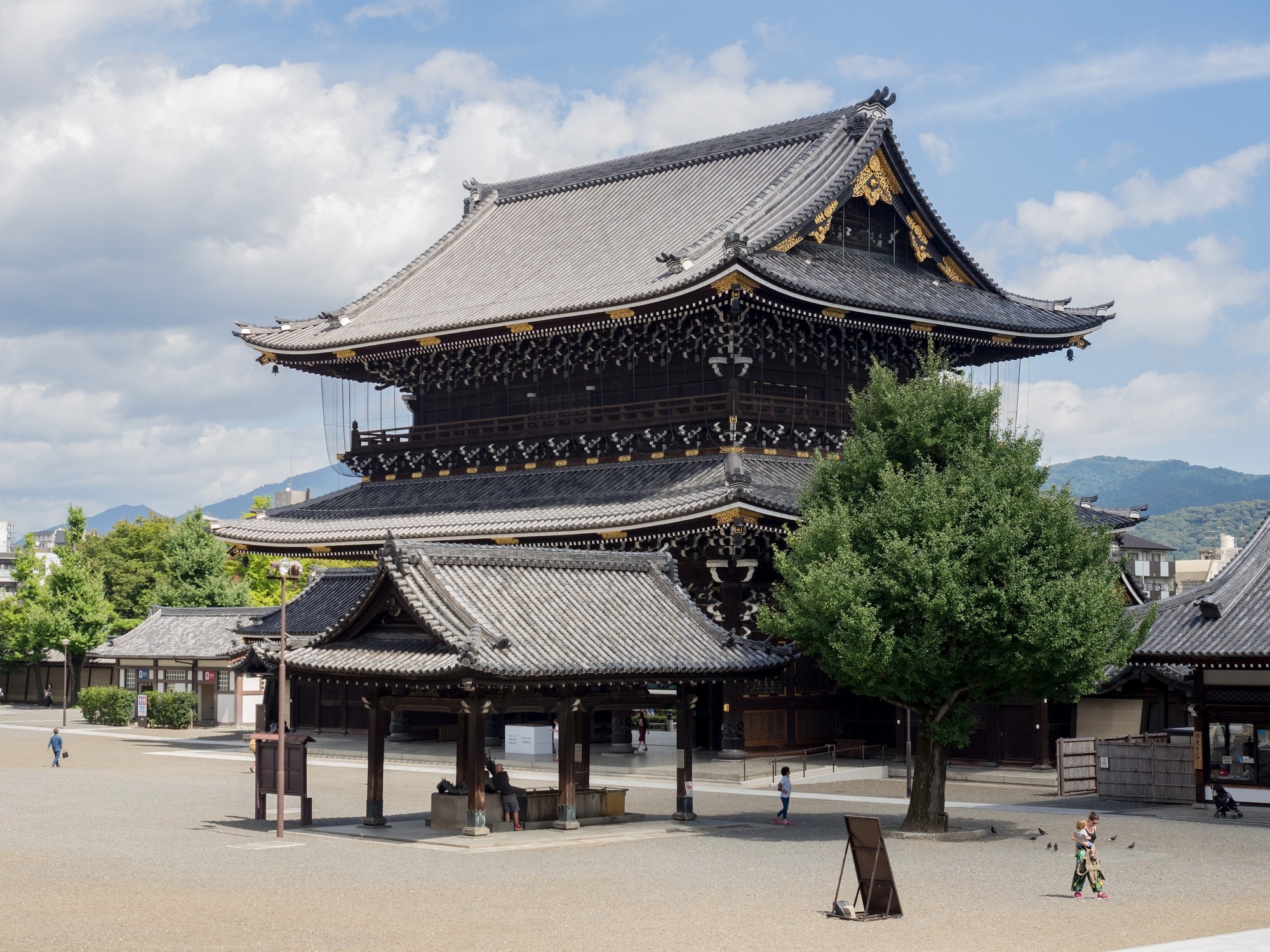 Eingang zum Higashi Hongan-ji